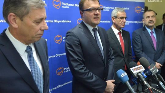 "Prezydent Witkowski = hala w Radomiu"