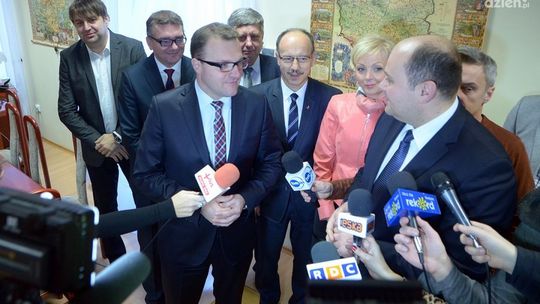 Prezydent Witkowski już w magistracie! (ZDJĘCIA)