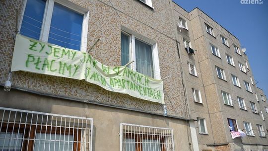 Protest mieszkańców bloku przy ulicy Mieszka I 15!
