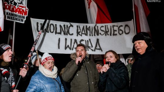 Protest przed radomskim aresztem. "Oni chcą go zagłodzić!"