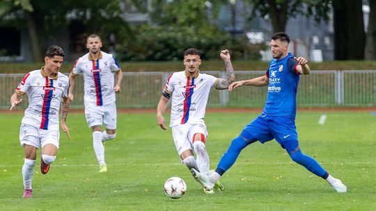 Prowadzili 2:0, skończyło się na 2:2. Broń straciła punkty w doliczonym czasie gry