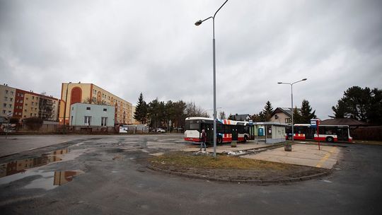 Przebudowa pętli autobusowej na Wośnikach. Nowe perony, przystanek i zaplecze dla kierowców Przebudowa pętli autobusowej na Wośnikach. Nowe perony, przystanek i zaplecze dla kierowców
