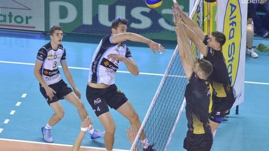 Przed Czarnymi trudny bój z mistrzem Polski