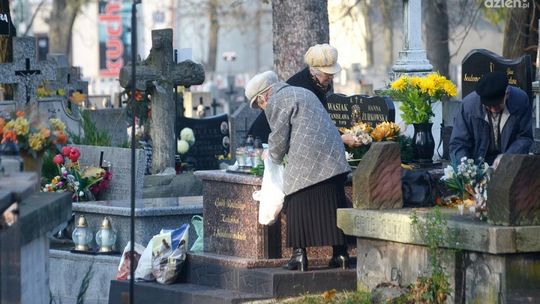 Przed dniem Wszystkich Świętych oszczędnie