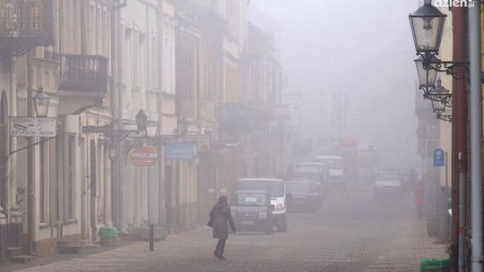 Przed nami mglista noc. IMGW wydał ostrzeżenie