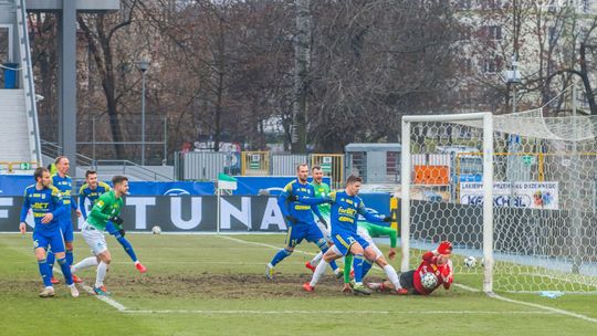 Przedostatnia przeszkoda. Radomiak zagra w Gdyni