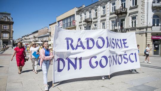 Przejdą w imię godności. Utrudnienia w ruchu