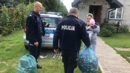 Przekazali nakrętki dla chorej Lenki