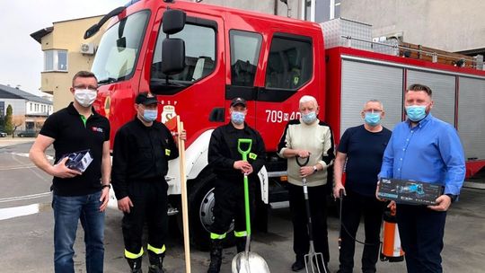 Przekazanie sprzętu dla Ochotniczej Straży Pożarnej w Zwoleniu