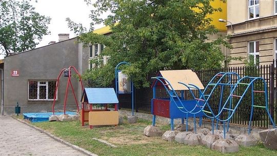 Przenoszą plac zabaw po zlikwidowanej PSP nr 8