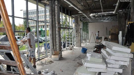 Przy budowie Centrum Aktywności Seniorów praca wre