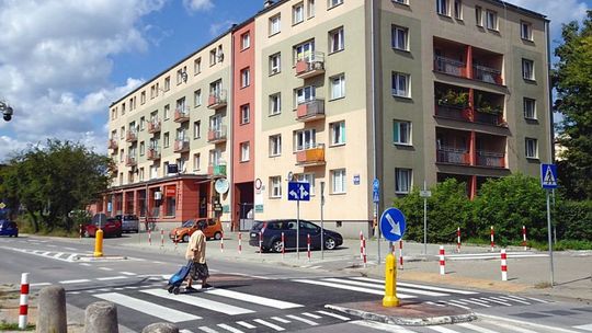 Przy szkołach powstały wyniesione przejścia dla pieszych