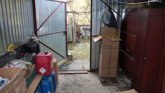 Przy ul. Mostowej ponad 100 tys. szt. nielegalnych papierosów