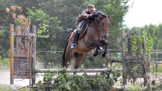 "Przybyli ułani pod okienko"