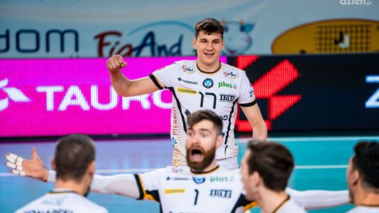 Przyjmujący Bartosz Firszt zostaje w Cerradzie Enei Czarnych Radom