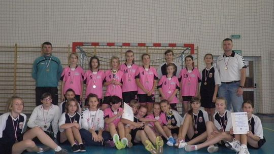 Przysucha dominuje w dziecięcym szczypiorniaku