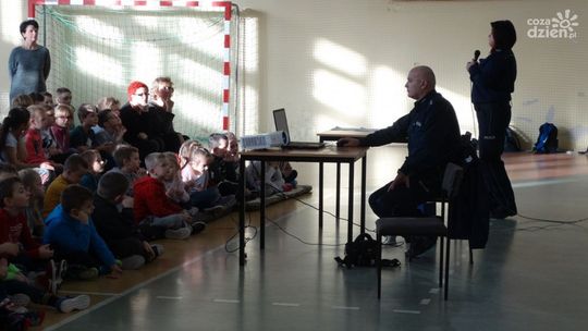 Przysucha. Policjanci odwiedzili uczniów