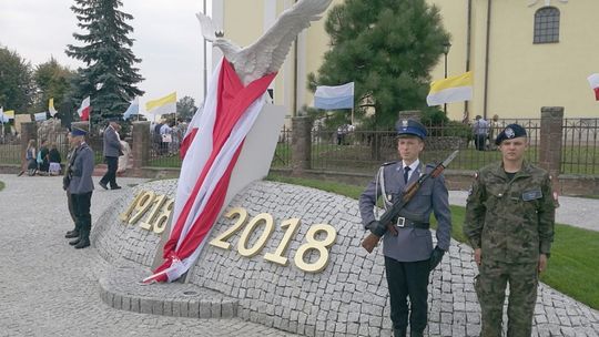 Przysucha. Uczcili odsłonięcie pomnika Orła Białego