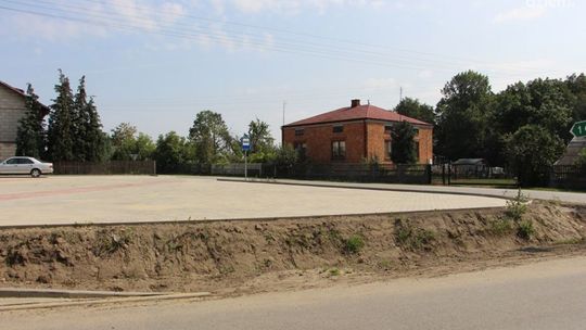 Przytyk. Nowy parking we Wrzeszczowie