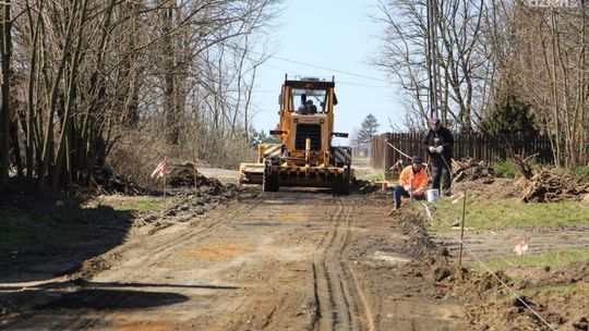 Przytyk. Przebudowa drogi w Studzienicach