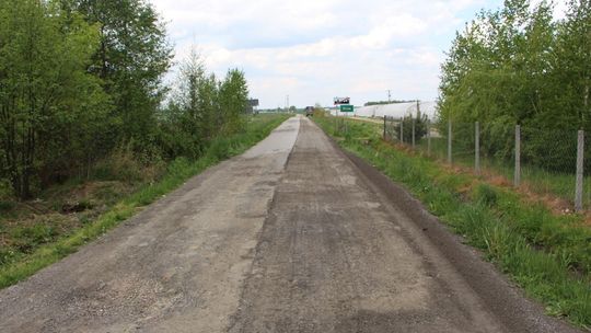 Przytyk. Remont drogi Dęba-Glinice 