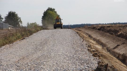 Przytyk. Remont drogi w Zameczku