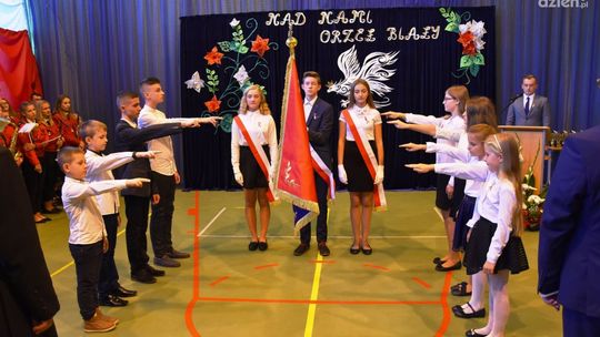 Przytyk. Szkoła we Wrzosie otrzymała imię Orła Białego