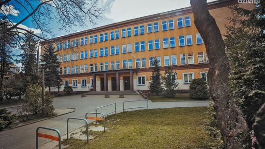 PSP nr 13. Zakażony jeden z nauczycieli