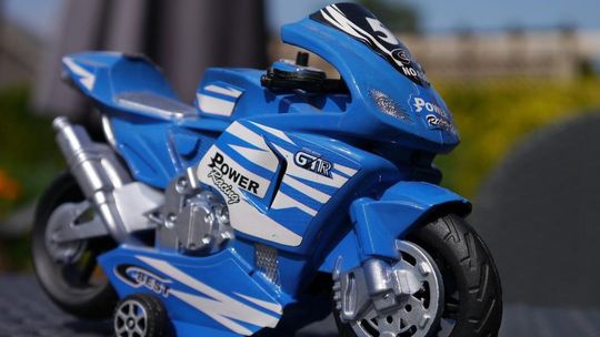 Quad czy motorek na akumulator dla dziecka? Co wybrać?