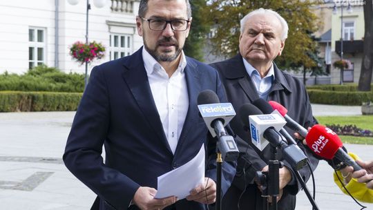 Radni PiS: "Nie życzymy sobie uprawiania polityki przez pana Tuska w Radomiu"