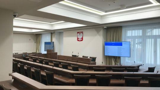 Radni wracają do ratusza