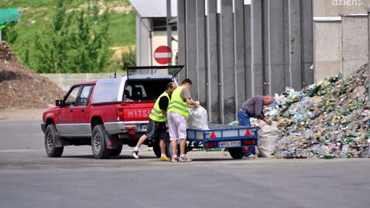 Radni zatwierdzili pakiet uchwał. Idą podwyżki!