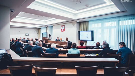 Radni znów przeciwni podwyżce opłat za śmieci