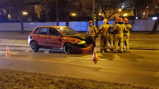 Radom. Wjechał w słup i uciekł 