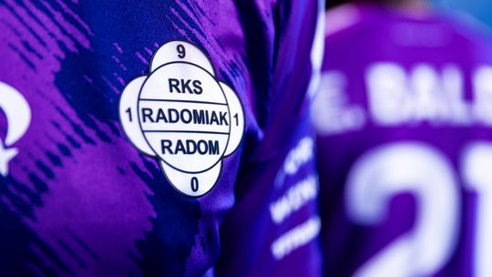 Radomiak stawia na fiolet. Jest trzeci komplet koszulek na nowy sezon