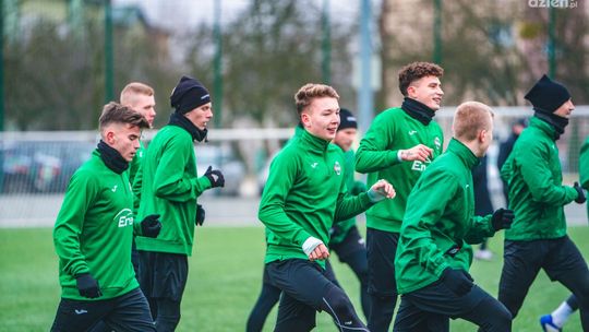 Radomiak TV. Zawodnicy Radomiaka Radom tuż przed wyjazdem do Lipska odbyli ostatni trening 