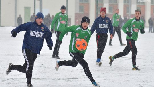 Radomiak w śnieżnych warunkach pokonał Wilgę Garwolin