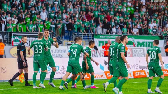 Radomiak wciąż niepewny utrzymania. Co musi się wydarzyć, aby "Zieloni" zostali w PKO Ekstraklasie?