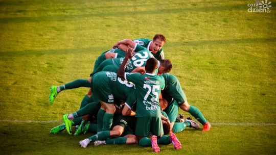 Radomiak wygrał z rywalem, pogodą i sędzią