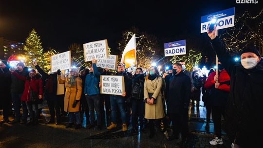 Radomianie przeciw "lex TVN" Radomianie przeciw "lex TVN"