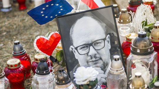 Radomianie żegnają śp. Pawła Adamowicza