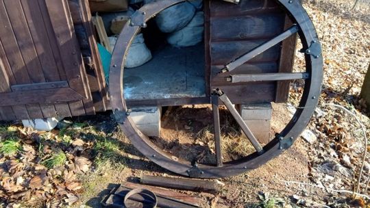 Radomianie zniszczyli armatę przy zamku w Chęcinach 