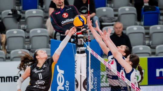 Radomka rozczarowała w pierwszym meczu o 9. miejsce i przegrała 0:3 z Sokołem & Hagric. Gałkowska i Dąbrowska kończą karierę