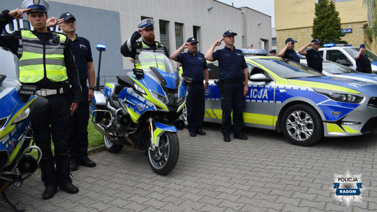 Radomscy policjanci oddali hołd zmarłemu żołnierzowi [WIDEO]