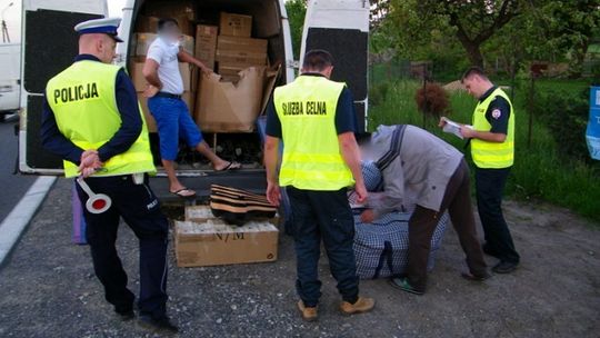 Radomscy policjanci zajęli nielegalne płyty i alkohol