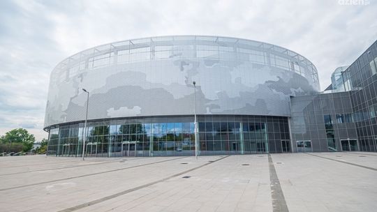 Radomskie Centrum Sportu: Hala czeka. Co ze stadionem?