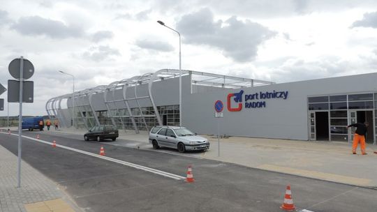Radomskie lotnisko czeka na certyfikat i radiolatarnię