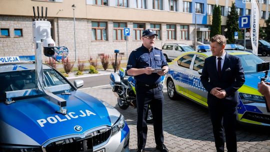 Radomskie starostwo wspiera służby. Do policji trafi nowy sprzęt, strażacy mają pieniądze na szkolenia