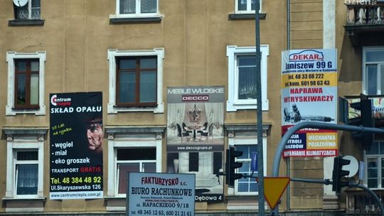 Reklamy szpecą radomskie budynki!