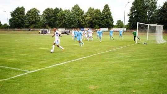 Remis Broni w pierwszym sparingu